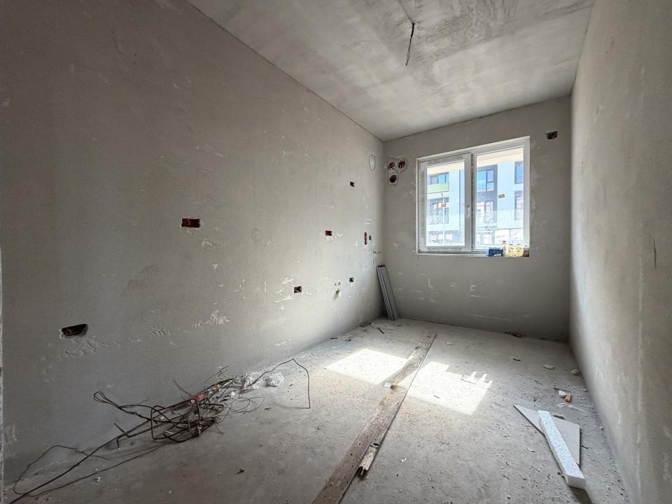 Apartament cu 3 camere, decomandat, 81mp utili, gradina 70mp - Giroc