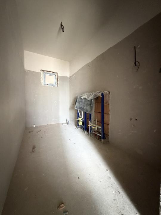 Apartament cu 3 camere, decomandat, 81mp utili, gradina 70mp - Giroc