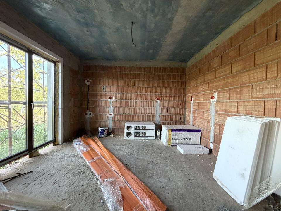 Duplex 5 camere, 3 bai, 120mp utili, 200mp teren - Chisoda