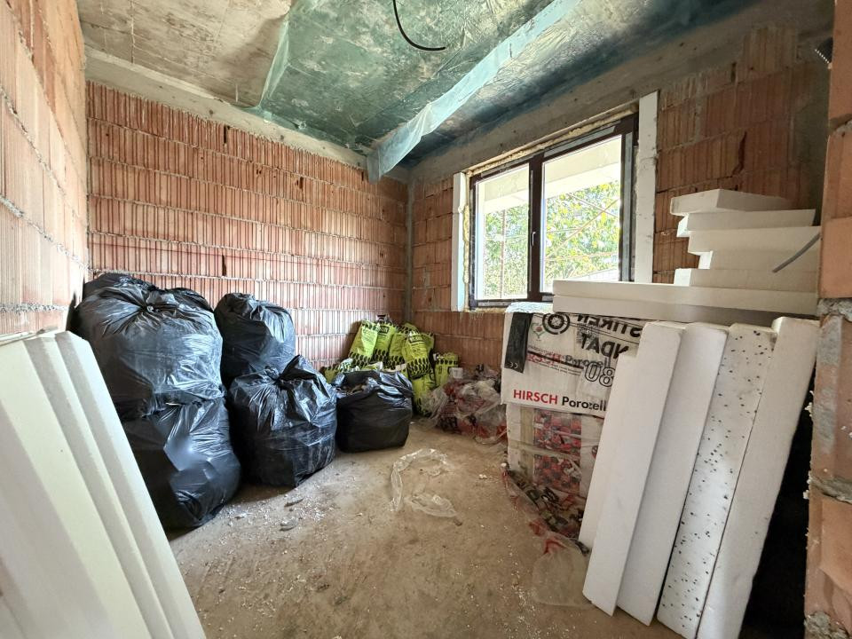 Duplex 5 camere, 3 bai, 120mp utili, 200mp teren - Chisoda