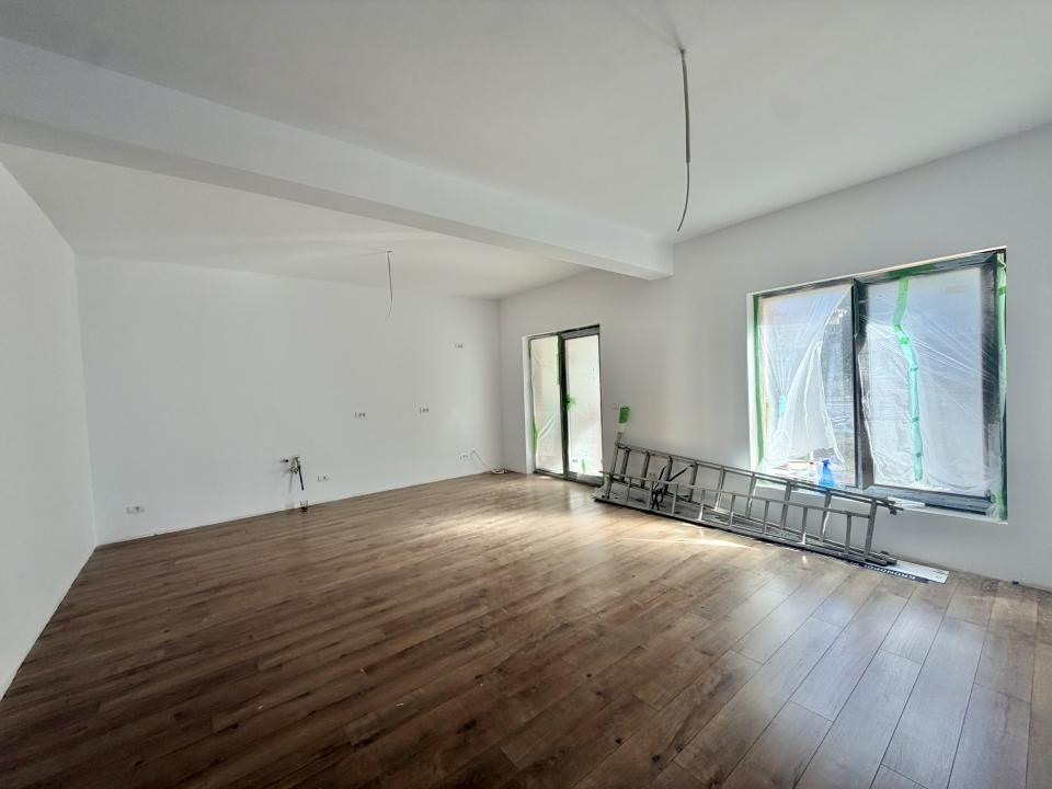 Duplex 4 camere+ spatiu comercial, 120 utili, 260 teren in Giroc 