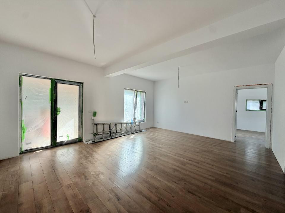 Duplex 4 camere+ spatiu comercial, 120 utili, 260 teren in Giroc 