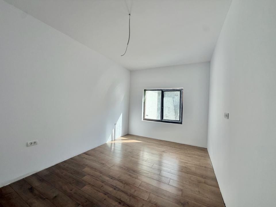 Duplex 4 camere+ spatiu comercial, 120 utili, 260 teren in Giroc 