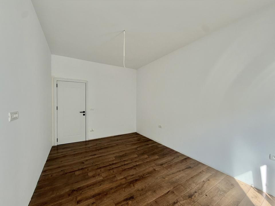 Duplex 4 camere+ spatiu comercial, 120 utili, 260 teren in Giroc 