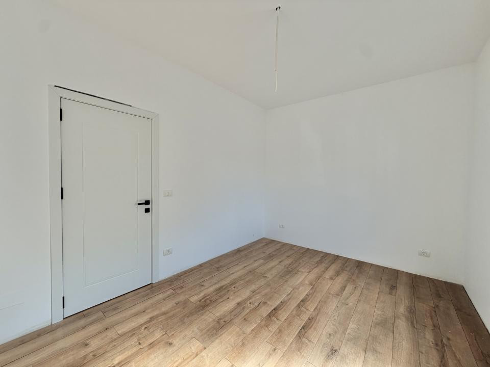 Duplex 4 camere+ spatiu comercial, 120 utili, 260 teren in Giroc 