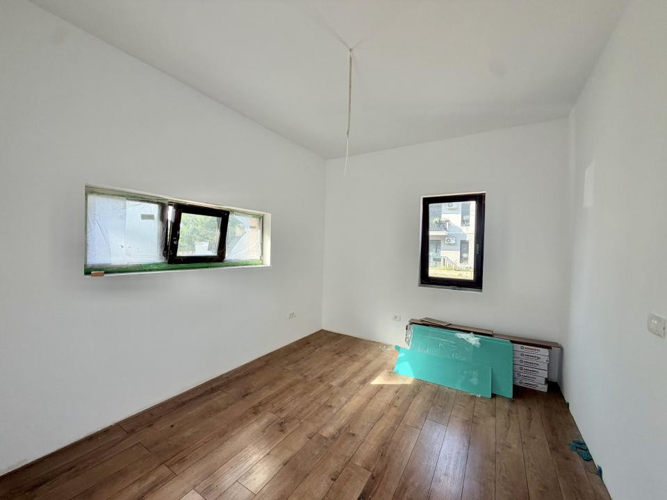 Duplex 4 camere+ spatiu comercial, 120 utili, 260 teren in Giroc 
