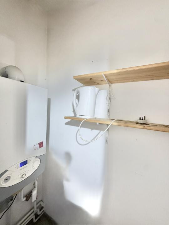Apartament 3 camere, etaj 2, mobilat/utilat in zona Dambovita 