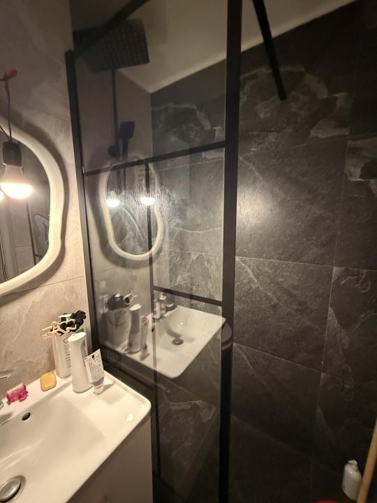 Apartament cu 3 camere, semidecomandat - Piata Doina