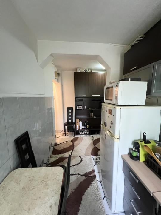  Apartament cu 1 camera, decomandat, 40 mp utili - Girocului