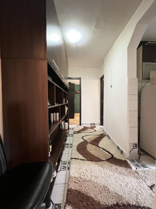  Apartament cu 1 camera, decomandat, 40 mp utili - Girocului