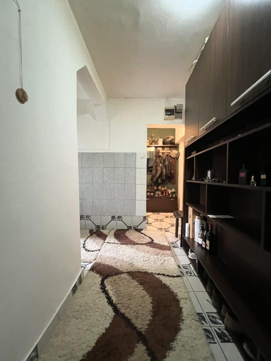  Apartament cu 1 camera, decomandat, 40 mp utili - Girocului
