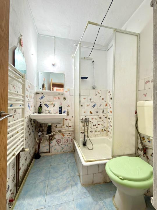 Apartament spatios, 4 camere, 79 mp utili, etaj 1 - Zona Lipovei