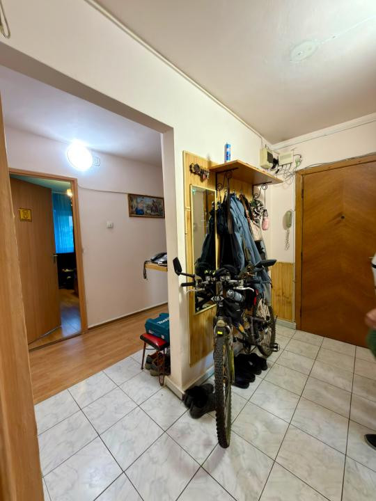 Apartament spatios, 4 camere, 79 mp utili, etaj 1 - Zona Lipovei