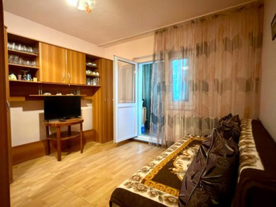 Apartament cu 4 camere, 79 mp utili, etaj 1 - Zona Lipovei
