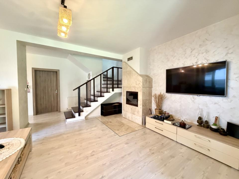 Duplex cu perete dublu, 108 mp utili, 303 mp teren - Dumbravita, zona Kaufland 