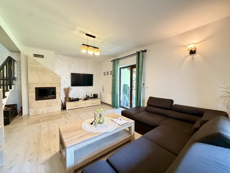 Duplex cu perete dublu, 108 mp utili, 303 mp teren - Dumbravita, zona Kaufland 