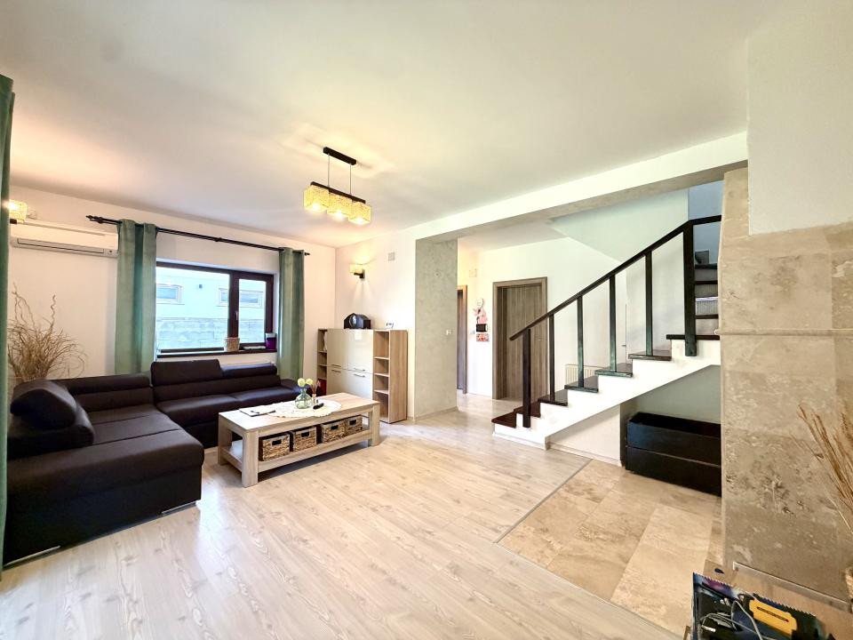Duplex cu perete dublu, 108 mp utili, 303 mp teren - Dumbravita, zona Kaufland 