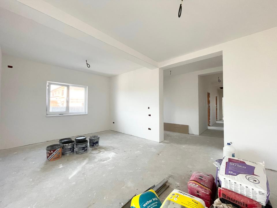 Duplex despartit, pe parter, 4 camere, 101mp - Mosnita Noua