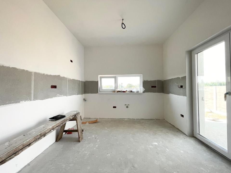 Duplex despartit, pe parter, 4 camere, 101mp - Mosnita Noua