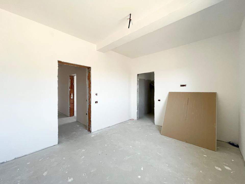 Duplex despartit, pe parter, 4 camere, 101mp - Mosnita Noua