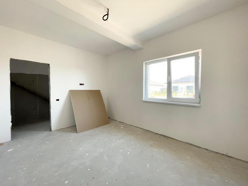 Duplex despartit, pe parter, 4 camere, 101mp - Mosnita Noua