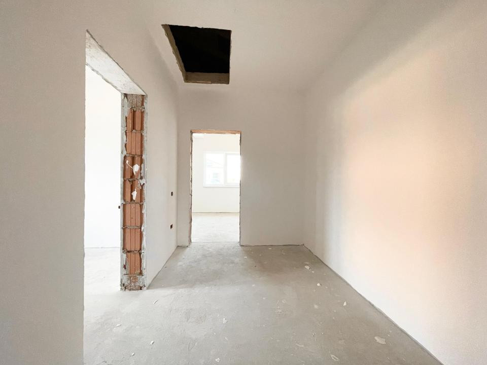 Duplex despartit, pe parter, 4 camere, 101mp - Mosnita Noua