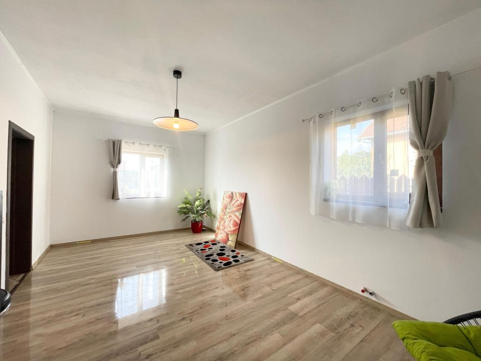 Casa Individuala pe parter 694mp teren - Mosnita Noua