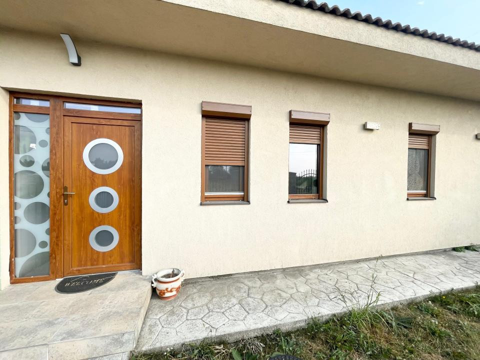Casa Individuala pe parter 694mp teren - Mosnita Noua