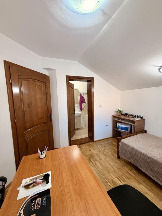 Casa individuala in vatra veche din Giarmata Mare 