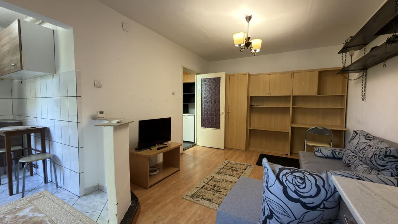 Apartament 1 camera, 25 mp utili, centrala proprie etaj 2 - zona Lunei