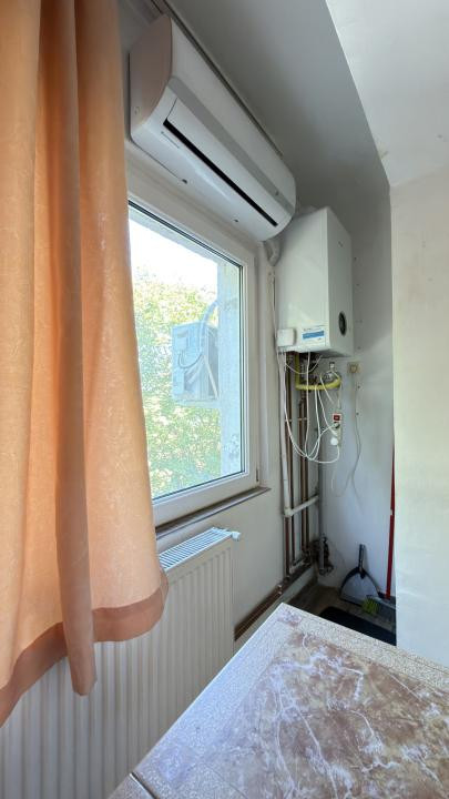 Apartament 1 camera, 25 mp utili, centrala proprie etaj 2 - zona Lunei