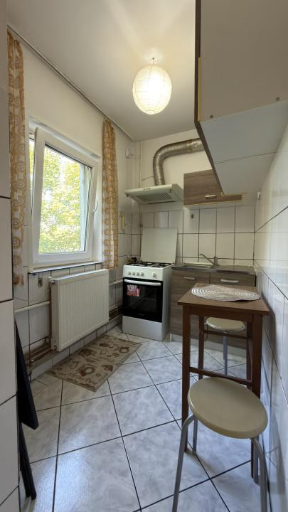 Apartament 1 camera, 25 mp utili, centrala proprie etaj 2 - zona Lunei