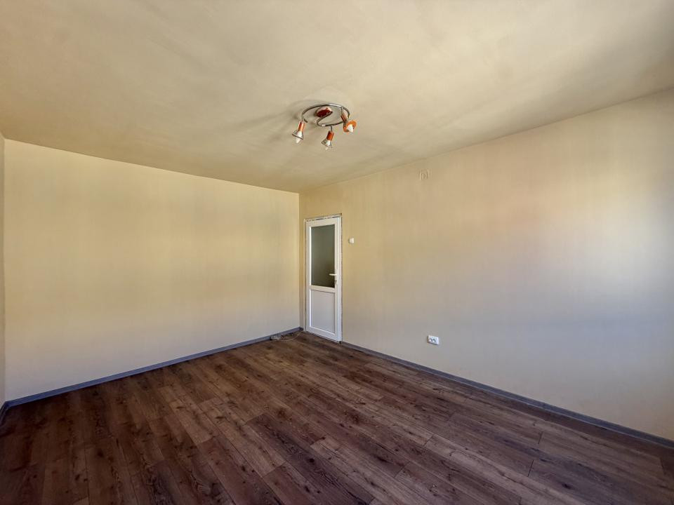 Apartament 2 camere, etaj 4, zona Dambovita 