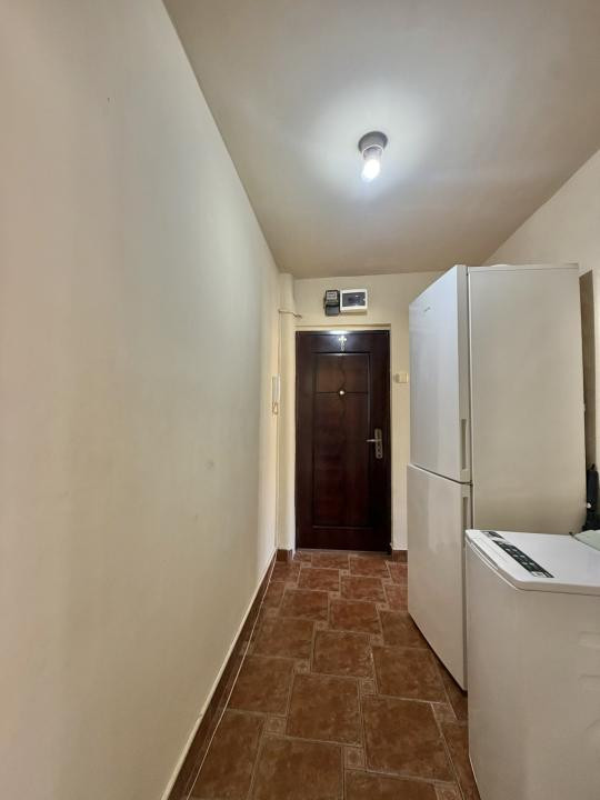 Apartament 2 camere, etaj 4, zona Dambovita 