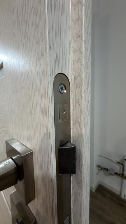 Apartament 3 camere, 2 bai, etaj 1 decomandat, 65 mp utili - Dambovita