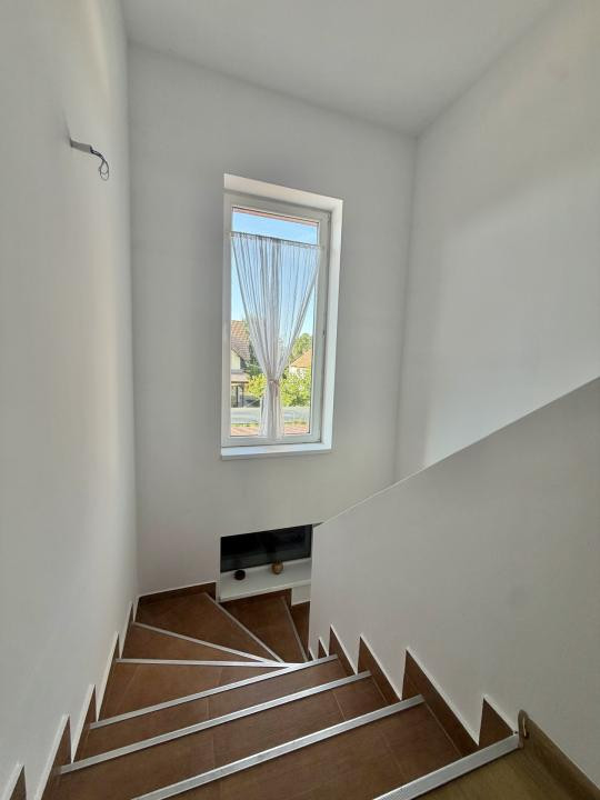 Casa 4 camere, 158mp utili, 507 teren in Sanmihaiu Roman