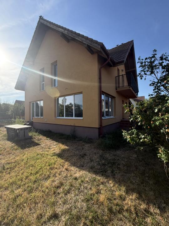 Casa 4 camere, 158mp utili, 507 teren in Sanmihaiu Roman