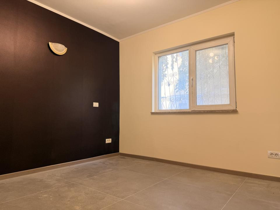 Apartament 3 camere, decomandat 70 mp utili, parter - Complexul Studentesc