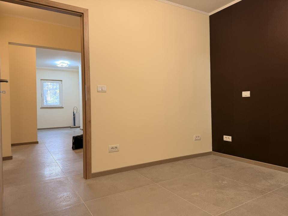 Apartament 3 camere, decomandat 70 mp utili, parter - Complexul Studentesc
