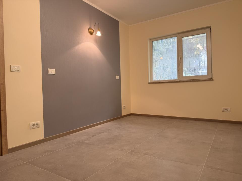 Apartament 3 camere, decomandat 70 mp utili, parter - Complexul Studentesc