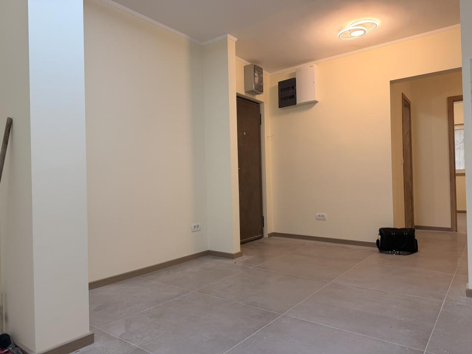 Apartament 3 camere, decomandat 70 mp utili, parter - Complexul Studentesc