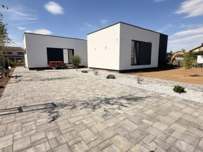 Casa individuala moderna pe parter - Dumbravita - Comision 0%