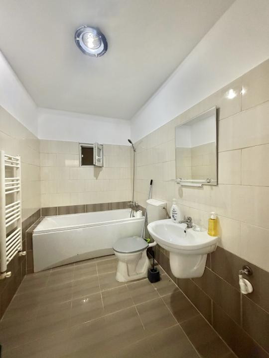 Apartament 3 camere, open space, zona Lipovei -Thalia 