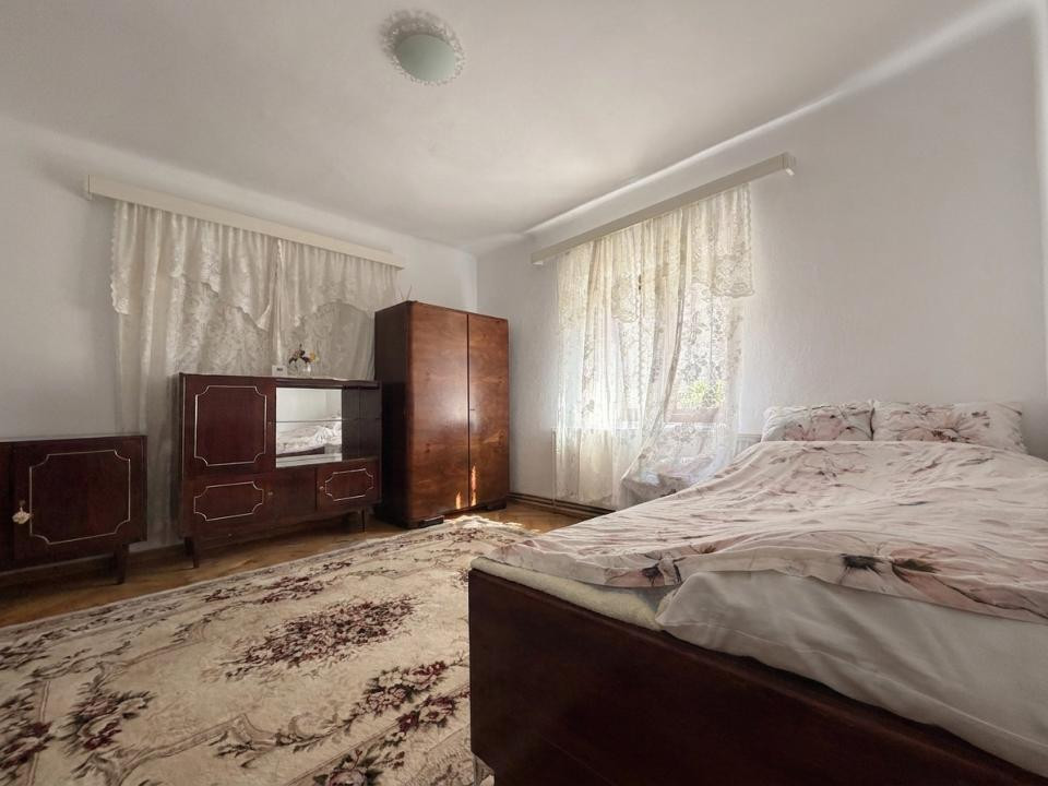 Casa individuala, 200 mp utili, 1005 mp gradina , anexe - Sag