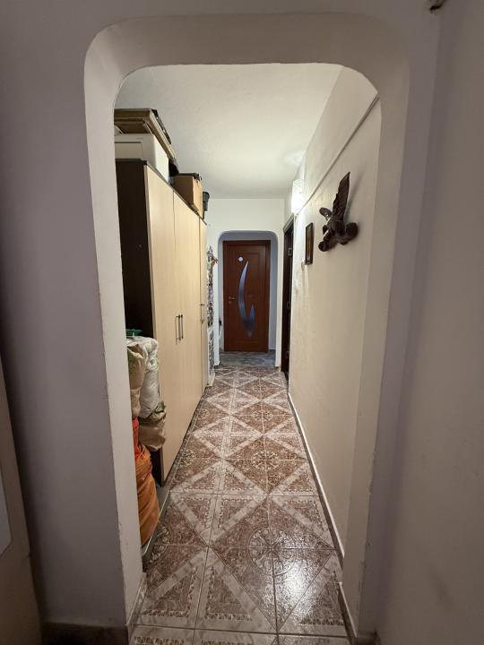Apartament cu 3 camere, decomandat, parter - Baba Dochia