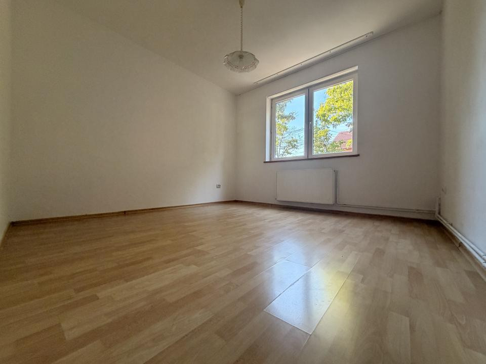 Casa individuala 5 camere, 200 mp curte, terasa, garaj - Simion Barnutiu