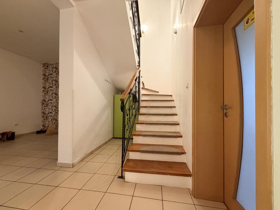 Casa individuala 5 camere, 200 mp curte, terasa, garaj - Simion Barnutiu