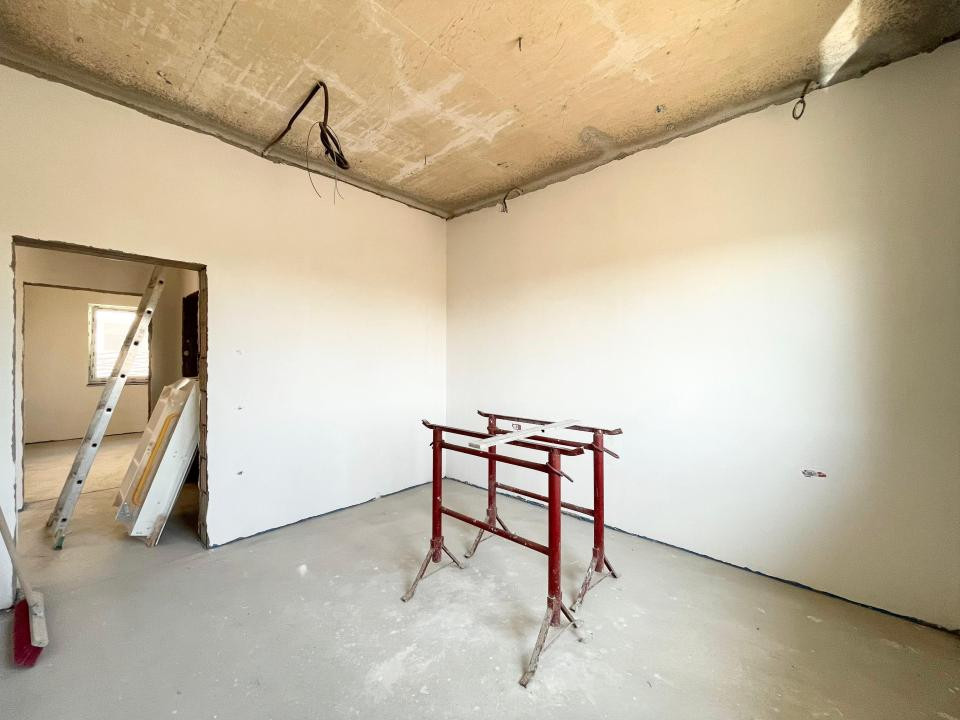 Duplex 3 camere - separat prin baie - Mosnita Noua