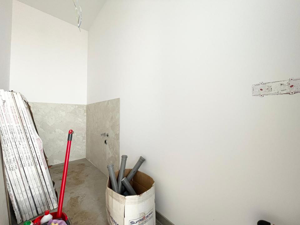 Duplex 3 camere - separat prin baie - Mosnita Noua
