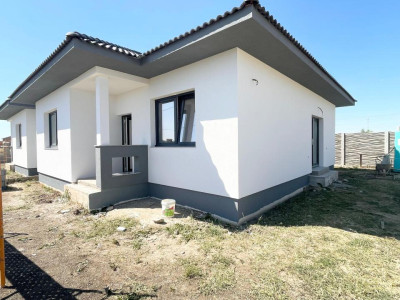Duplex 3 camere - separat prin baie - Mosnita Noua